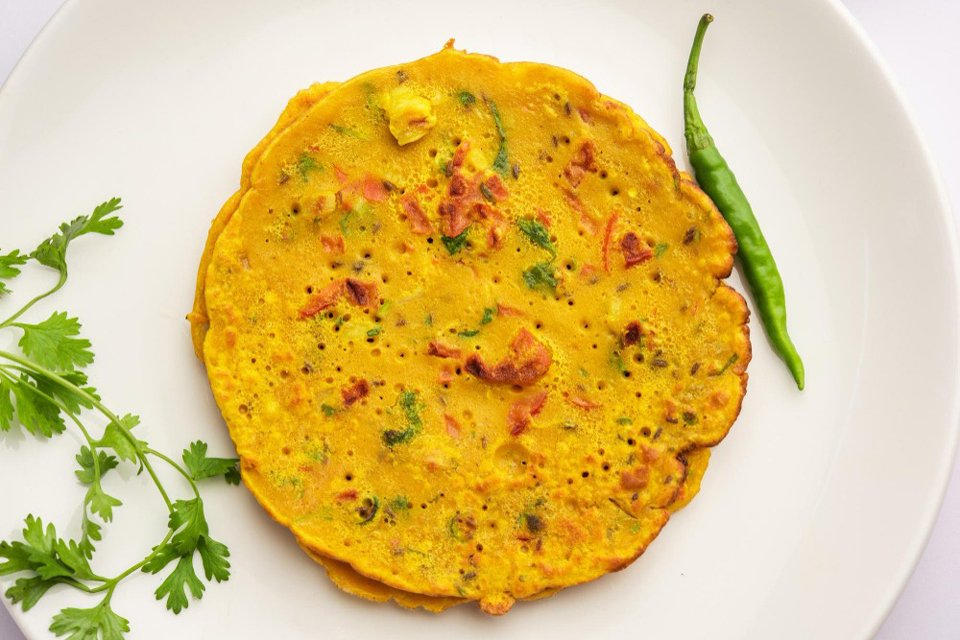 Besan Chilla Recipe in Hindi